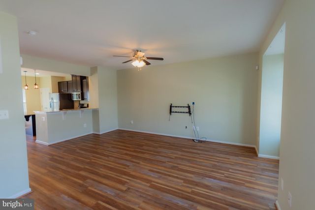 142 NORWOOD DR, Falling Waters, WV 25419