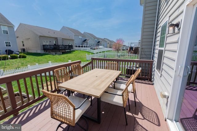 142 NORWOOD DR, Falling Waters, WV 25419