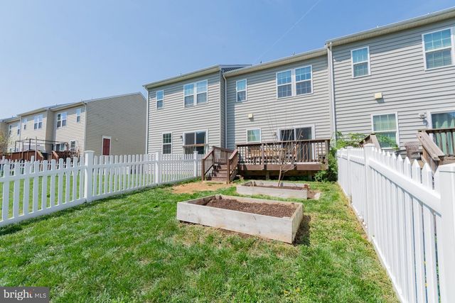 142 NORWOOD DR, Falling Waters, WV 25419