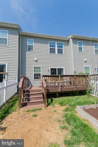 142 NORWOOD DR, Falling Waters, WV 25419