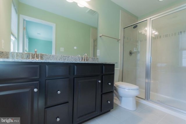 142 NORWOOD DR, Falling Waters, WV 25419