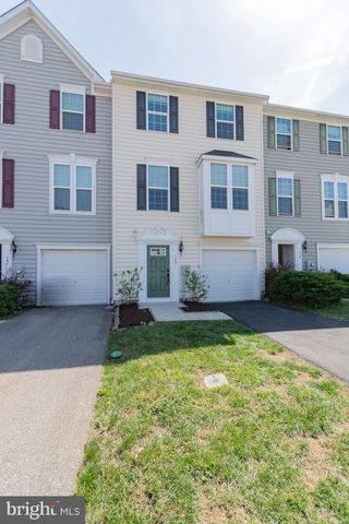 142 NORWOOD DR, Falling Waters, WV 25419