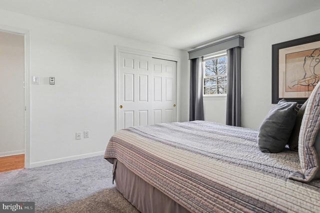 2323 COLONIAL DR, Gilbertsville, PA 19525