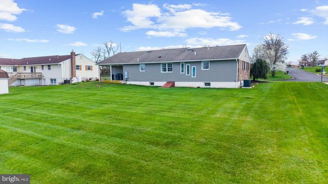 2323 COLONIAL DR, Gilbertsville, PA 19525