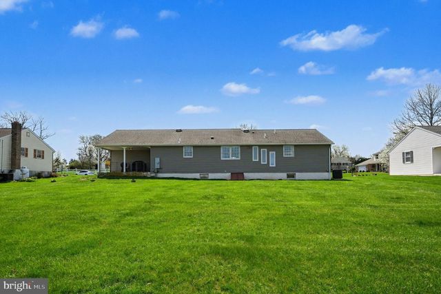 2323 COLONIAL DR, Gilbertsville, PA 19525