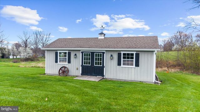 2323 COLONIAL DR, Gilbertsville, PA 19525
