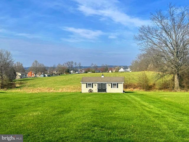 2323 COLONIAL DR, Gilbertsville, PA 19525