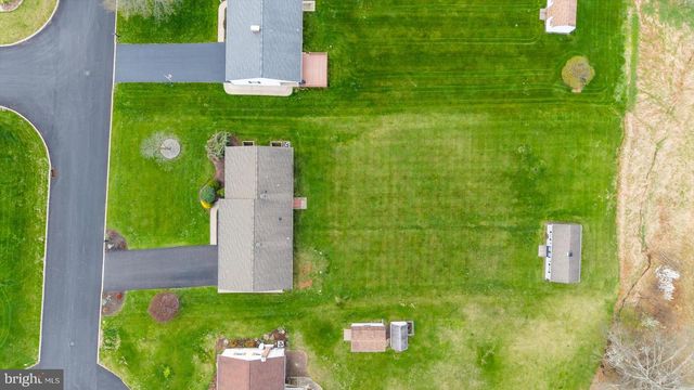 2323 COLONIAL DR, Gilbertsville, PA 19525