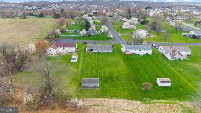 2323 COLONIAL DR, Gilbertsville, PA 19525