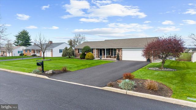 2323 COLONIAL DR, Gilbertsville, PA 19525