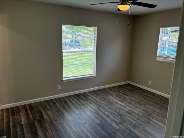 4426 Desert View Dr, San Antonio, TX 78217