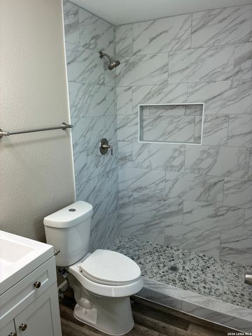 4426 Desert View Dr, San Antonio, TX 78217