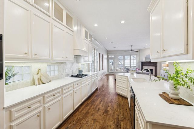 421 Cortlandt Street C, Houston, TX 77007