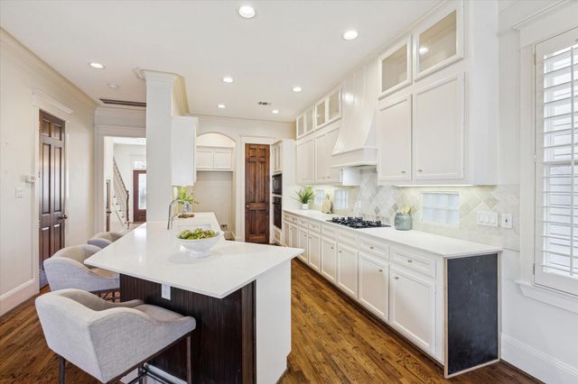 421 Cortlandt Street C, Houston, TX 77007