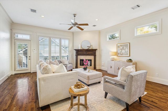 421 Cortlandt Street C, Houston, TX 77007