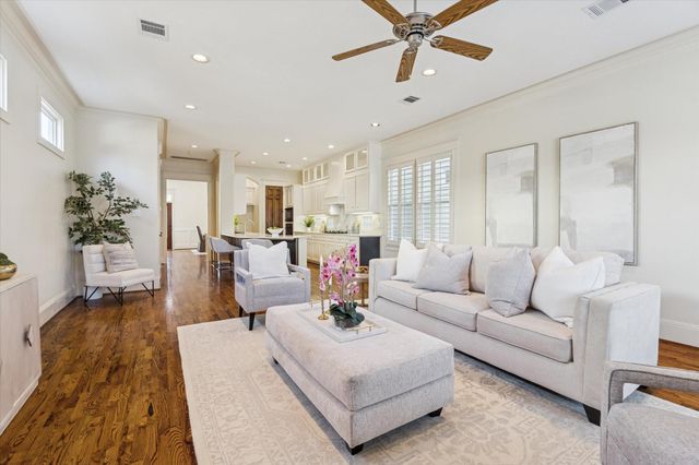 421 Cortlandt Street C, Houston, TX 77007