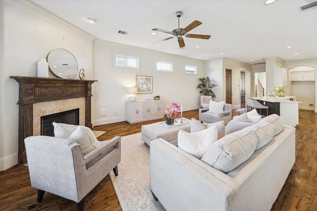 421 Cortlandt Street C, Houston, TX 77007