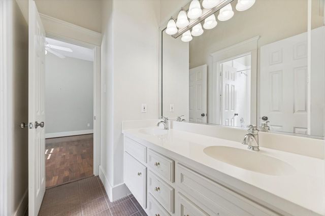 421 Cortlandt Street C, Houston, TX 77007