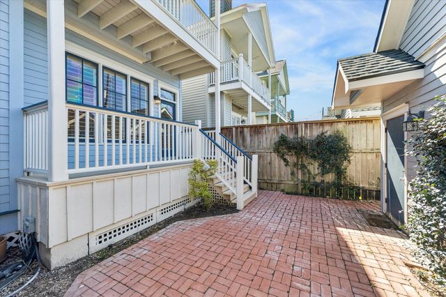 421 Cortlandt Street C, Houston, TX 77007