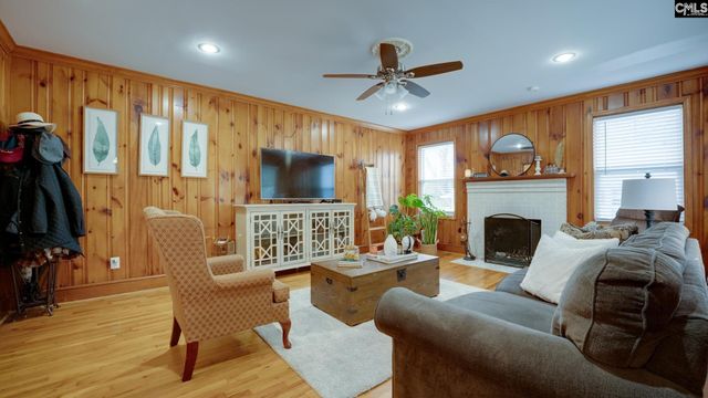 127 S Pine Street, Batesburg, SC 29006