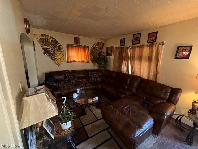 3884 E 42nd Street, Newburgh Heights, OH 44105
