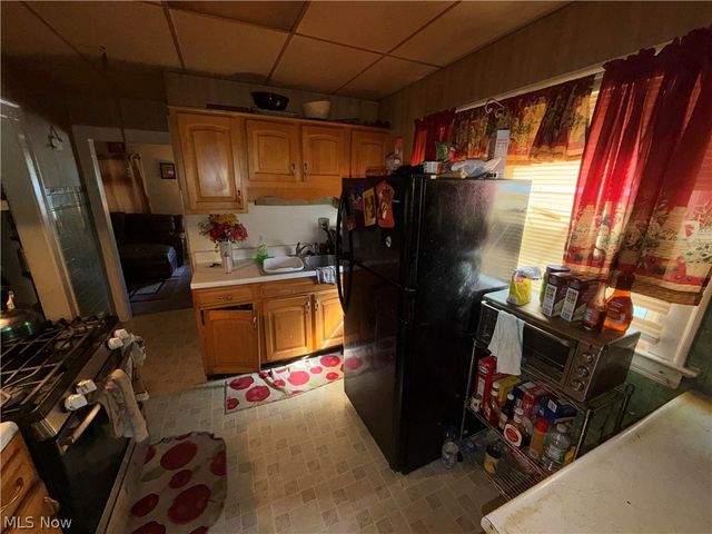 3884 E 42nd Street, Newburgh Heights, OH 44105