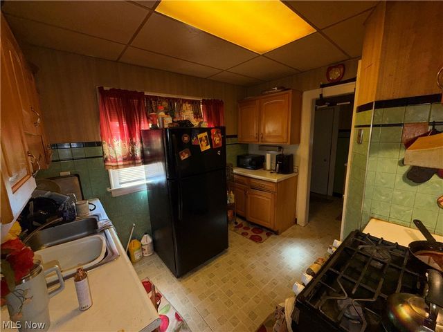 3884 E 42nd Street, Newburgh Heights, OH 44105