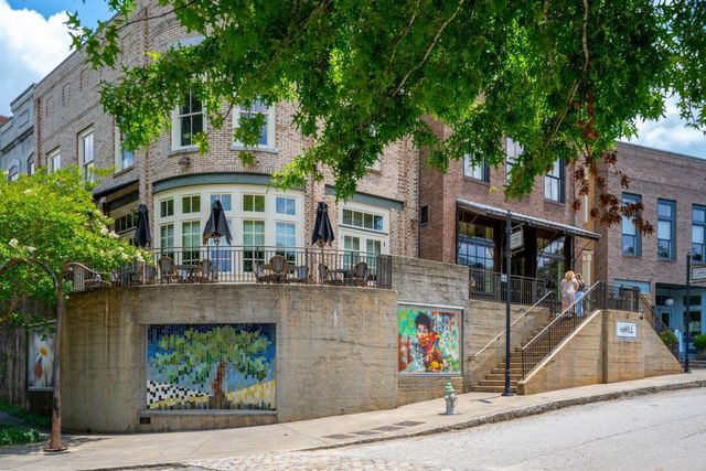 304 Mado Lane, Chattahoochee Hills, GA 30268