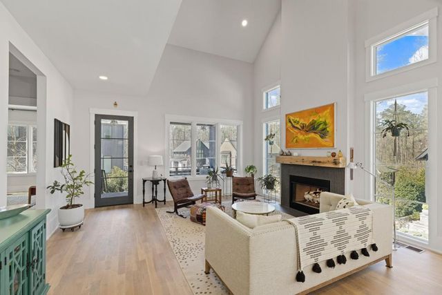 304 Mado Lane, Chattahoochee Hills, GA 30268