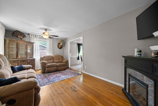 111 Rainbow St, Clarksville, TN 37042