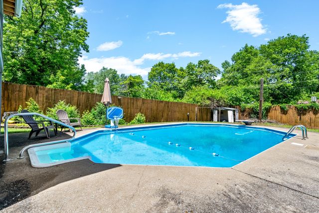 111 Rainbow St, Clarksville, TN 37042