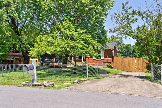 111 Rainbow St, Clarksville, TN 37042