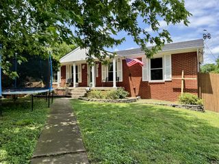 111 Rainbow St, Clarksville, TN 37042