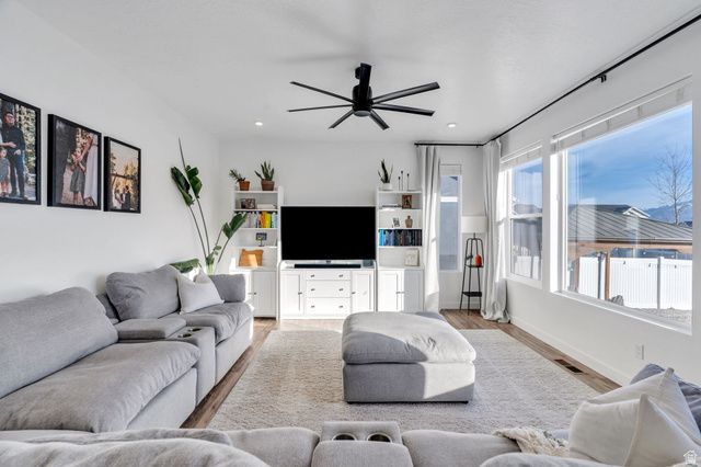 7940 N SEATTLE SLEW RD, Eagle Mountain, UT 84005