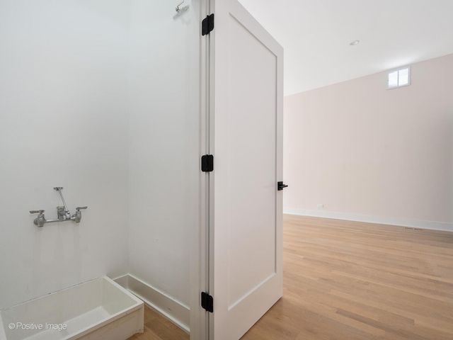 846 N Ashland Avenue 1F, Chicago, IL 60622