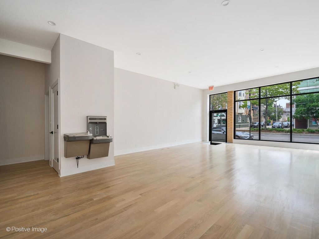 846 N Ashland Avenue 1F, Chicago, IL 60622 — photo 2