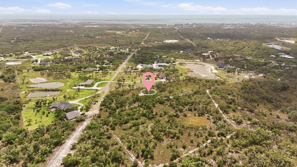 61 W Wildwood Dr, Rockport, TX 78382 — photo 3
