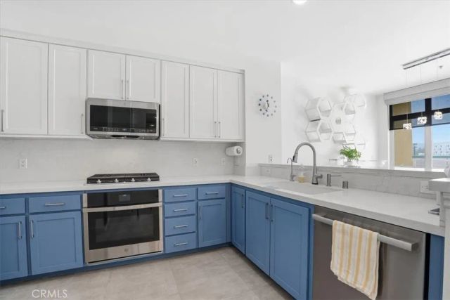 21301 Erwin Street 545, Woodland Hills, CA 91367