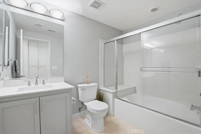21301 Erwin Street 545, Woodland Hills, CA 91367