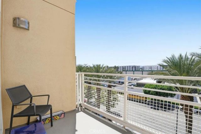21301 Erwin Street 545, Woodland Hills, CA 91367