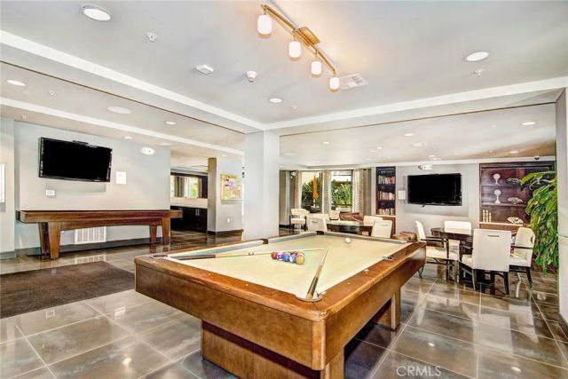 21301 Erwin Street 545, Woodland Hills, CA 91367