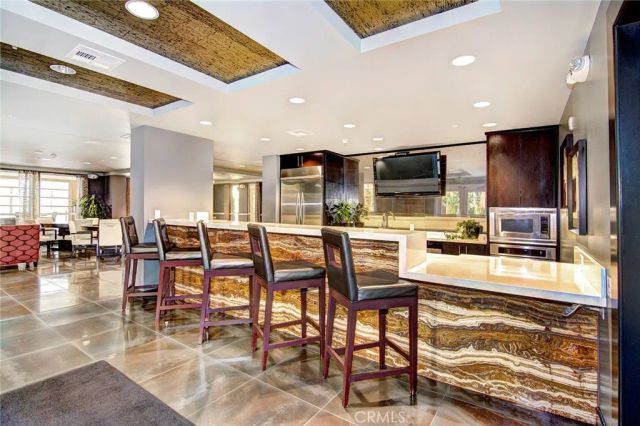 21301 Erwin Street 545, Woodland Hills, CA 91367