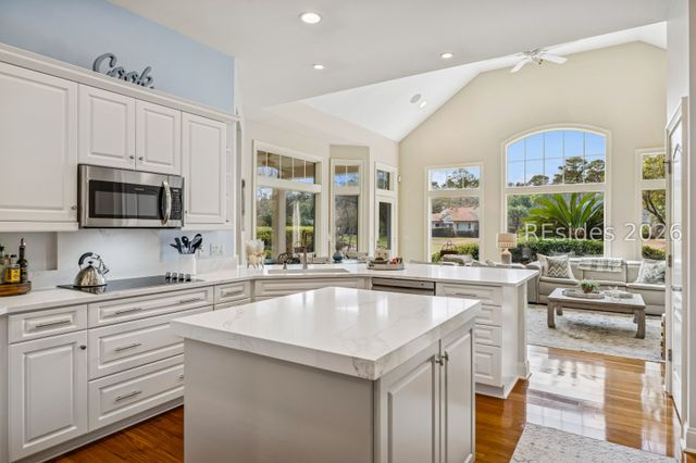 97 Toppin Dr, Hilton Head Island, SC 29926