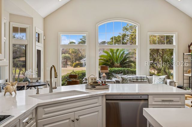 97 Toppin Dr, Hilton Head Island, SC 29926