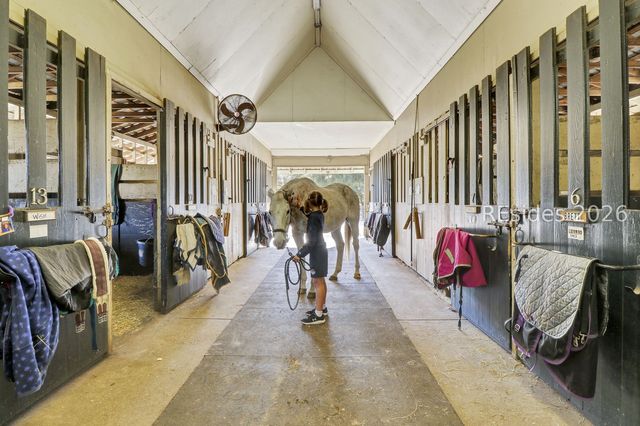 97 Toppin Dr, Hilton Head Island, SC 29926