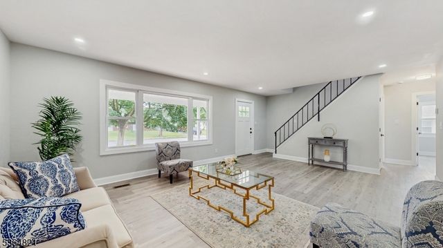 17 Tamarack Rd, Franklin Twp., NJ 08873