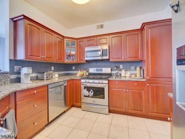105 George Russell Way, Clifton City, NJ 07013