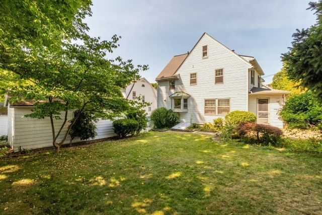 142 Jackson St, Newton, MA 02459