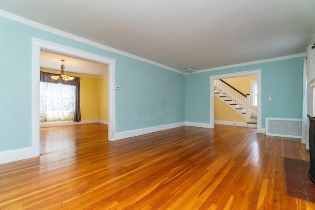 142 Jackson St, Newton, MA 02459