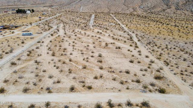 10 15th, Desert Hot Springs, CA 92240